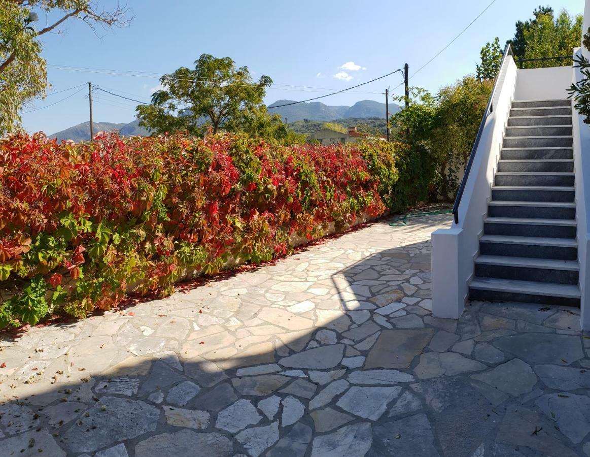 Kostas' Garden Apartment Roda  Ngoại thất bức ảnh