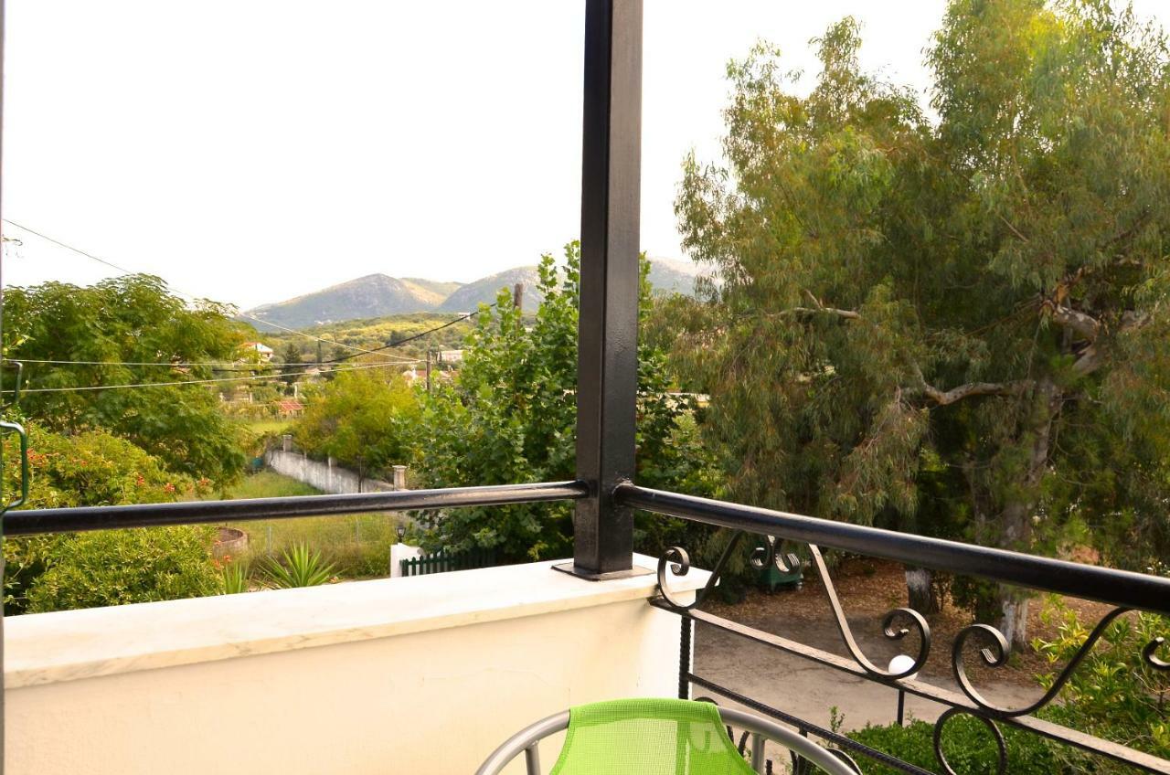 Kostas' Garden Apartment Roda  Ngoại thất bức ảnh