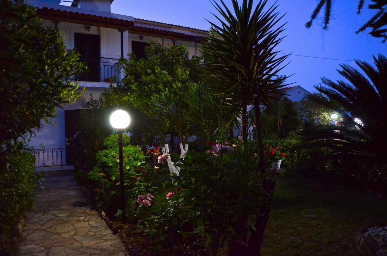 Kostas' Garden Apartment Roda  Ngoại thất bức ảnh