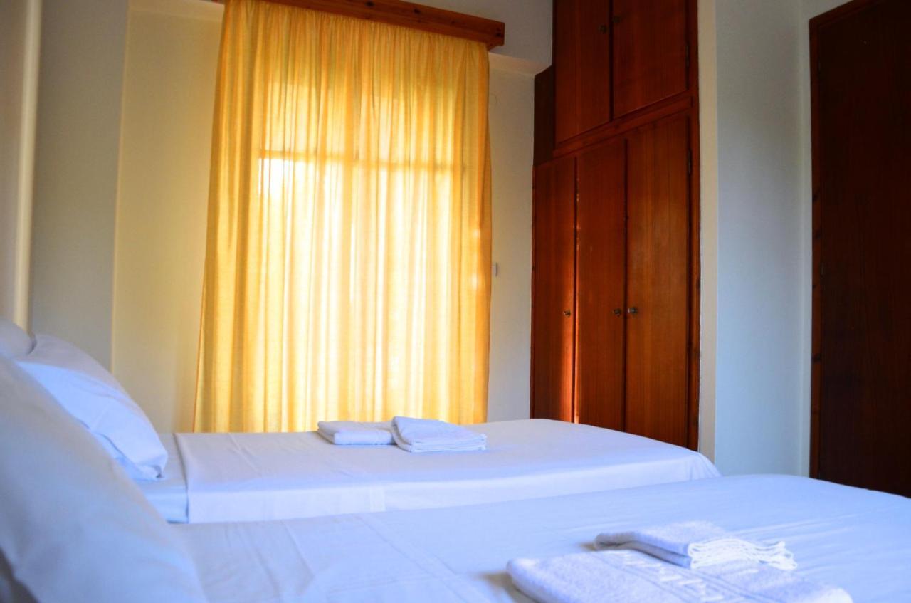 Kostas' Garden Apartment Roda  Ngoại thất bức ảnh