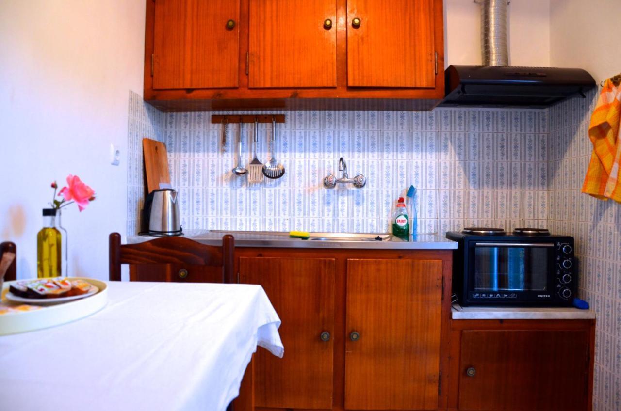 Kostas' Garden Apartment Roda  Ngoại thất bức ảnh