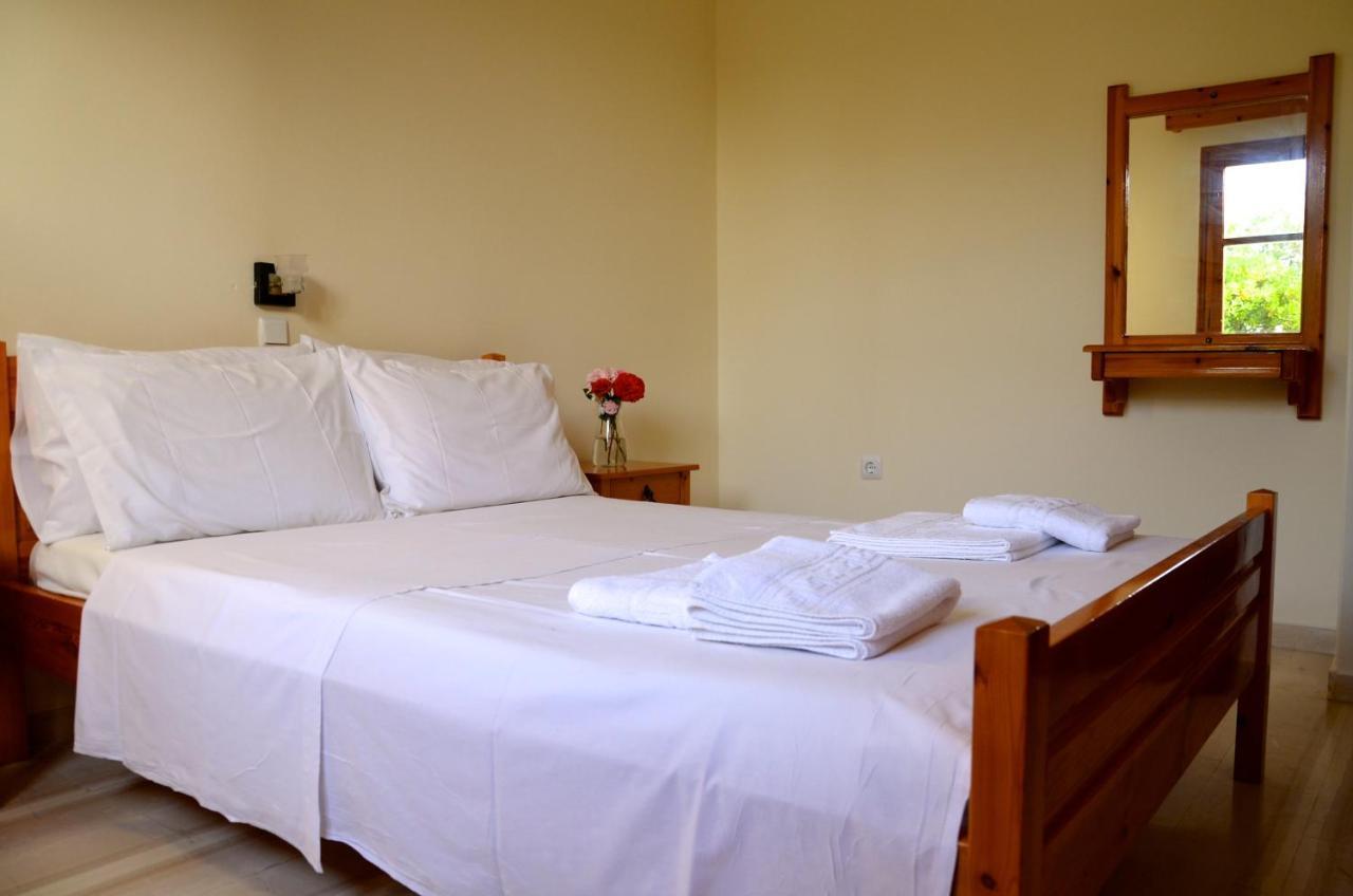 Kostas' Garden Apartment Roda  Ngoại thất bức ảnh