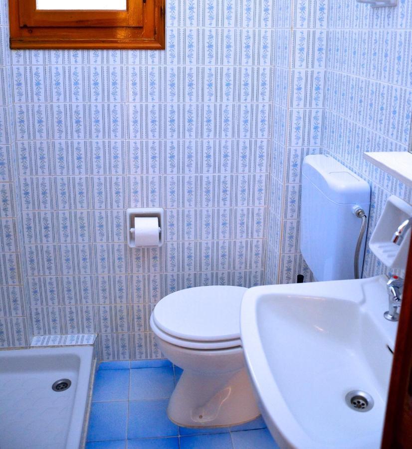 Kostas' Garden Apartment Roda  Ngoại thất bức ảnh