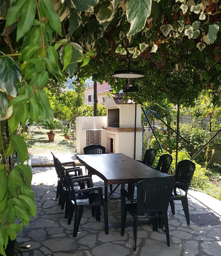 Kostas' Garden Apartment Roda  Ngoại thất bức ảnh